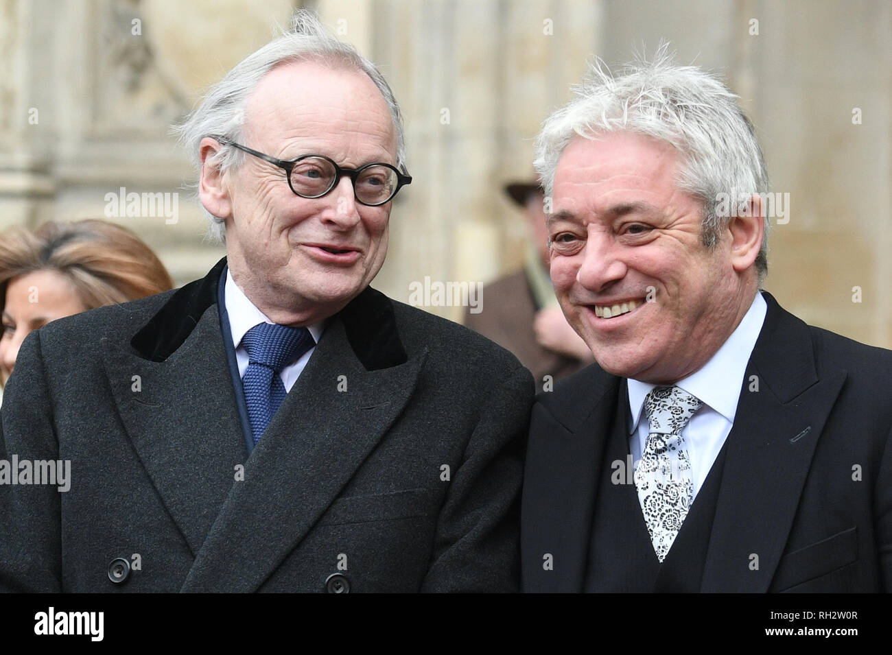 John Selwyn Gummer, Baron Deben (à gauche) et le président de la Chambre des communes John Bercow laissant un service d'action de grâces pour la vie et le travail de l'ancien ministre des affaires étrangères, Lord Carrington à l'abbaye de Westminster à Londres. Banque D'Images