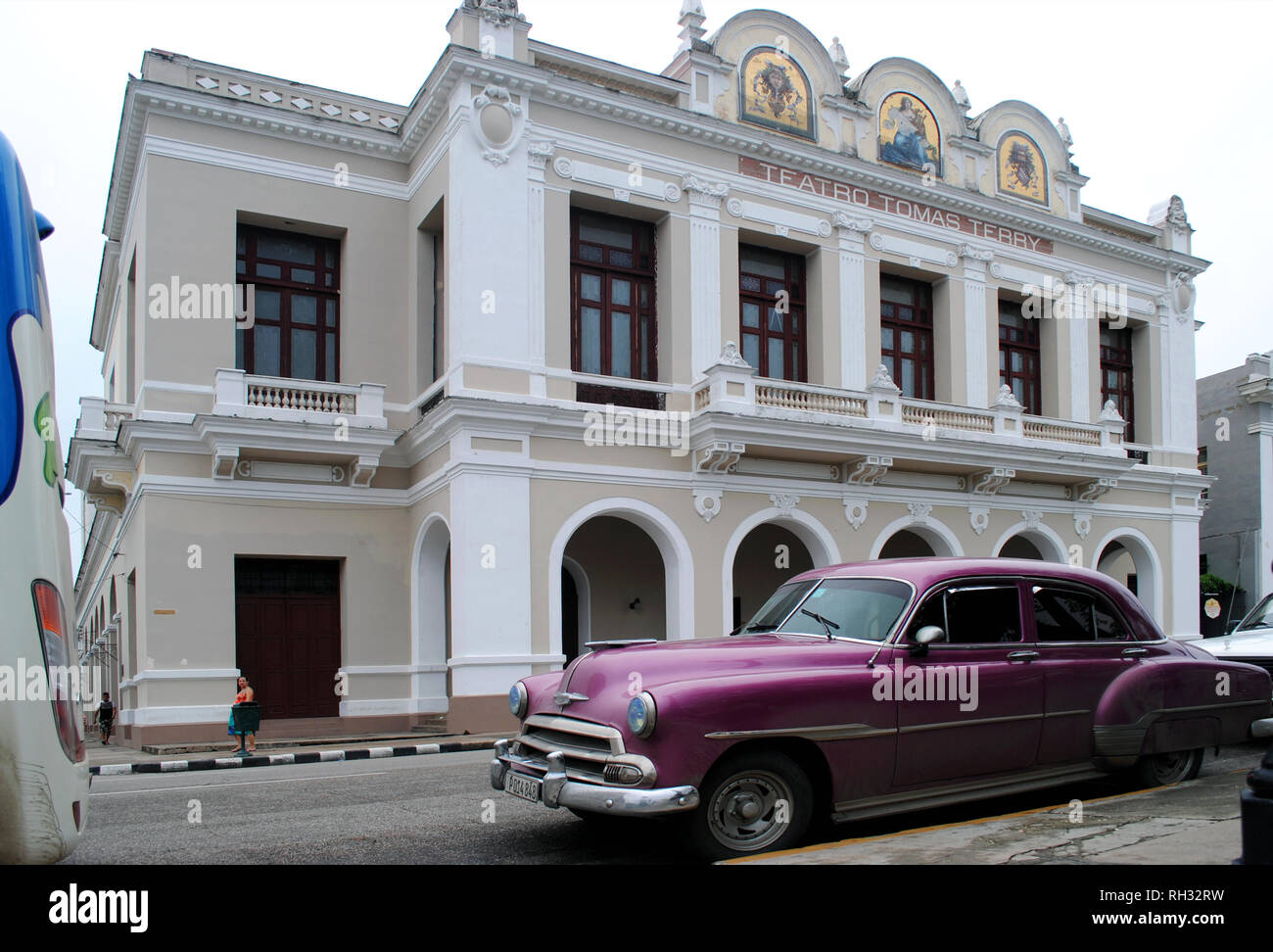 / Cienfuegos Cuba - 27 novembre 2017 : Tomas Terry Theatre de Jose Marti Park à Cienfuegos, Cuba. Monument National, situé dans le quartier historique de urban c Banque D'Images