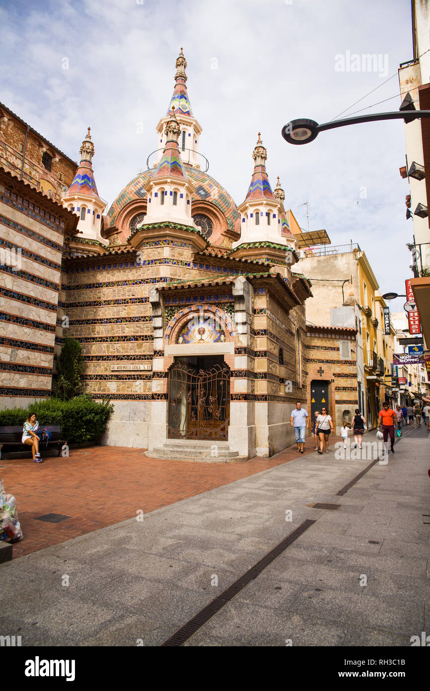 Belle chapelle à Lloret de Mar. Église de Santa Roma dans le centre-ville construit en style gothique. L'église paroissiale, sur la côte de Costa Brava. Banque D'Images