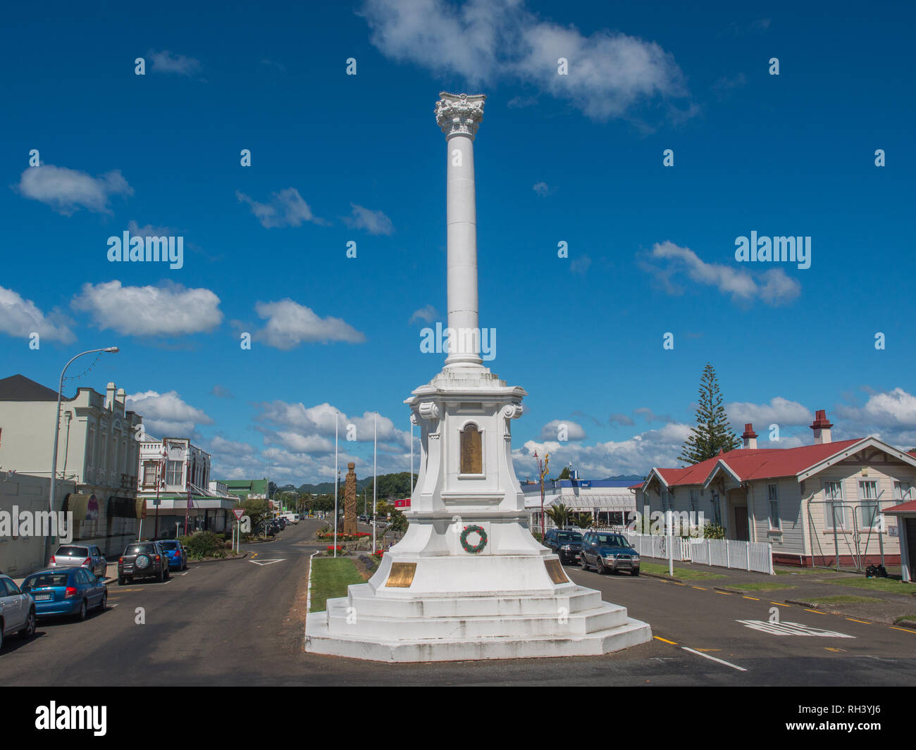 L'Opotiki War Memorial commémore les hommes de l'est de la baie de l'abondance qui se sont battus et sont morts dans la première et la seconde guerre mondiale. Nouvelle Zélande Banque D'Images