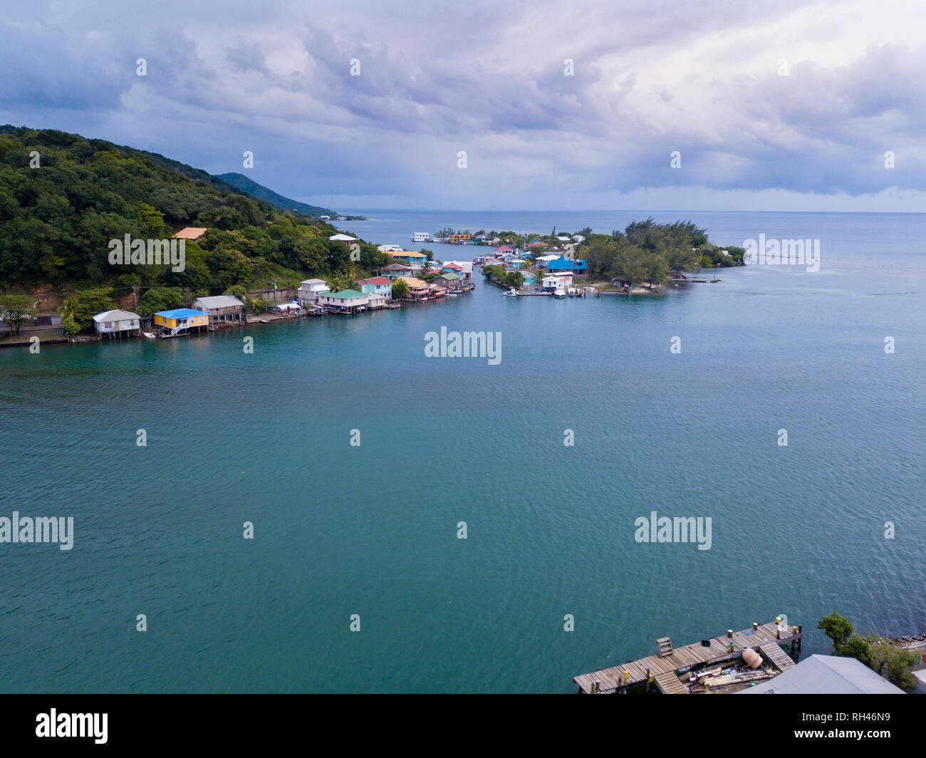 Vue aérienne de la région d'Oak Ridge de Roatan Honduras Banque D'Images