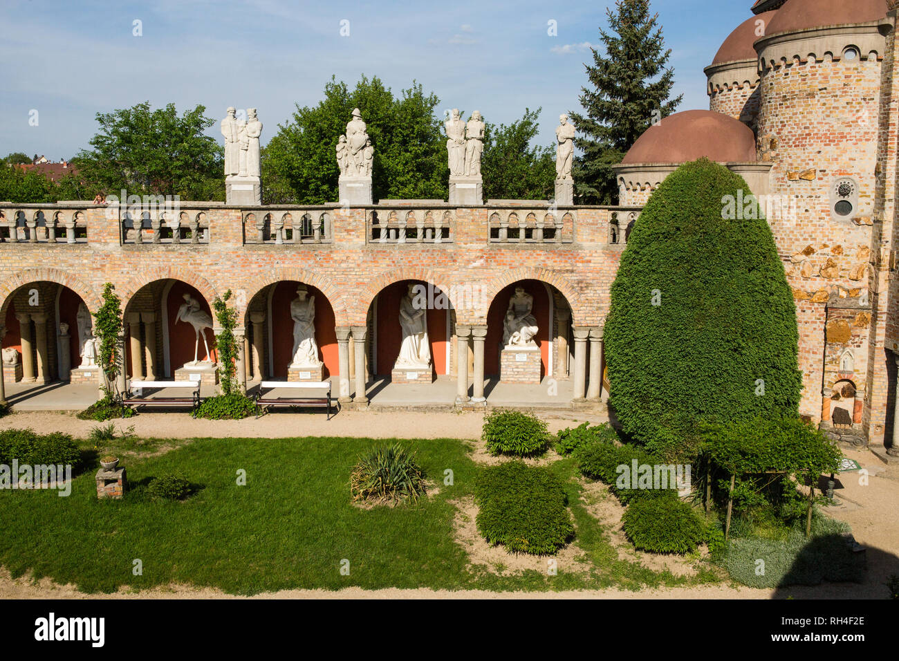 SZEKESFEHERVAR, HONGRIE - 25 Avril 2018 : Bory Var, gracieux château construit par un homme dans le Bory Jeno Szekesfehervar, Hongrie Banque D'Images