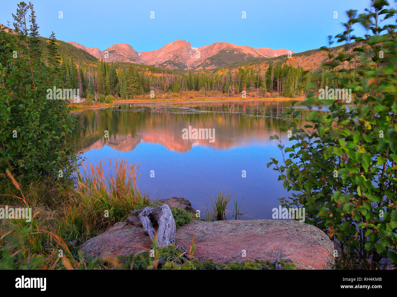 Lever du soleil, Sprague Lake, SpragueLake Trail, Rocky Mountain National Park, Estes, Colorado, USA Banque D'Images