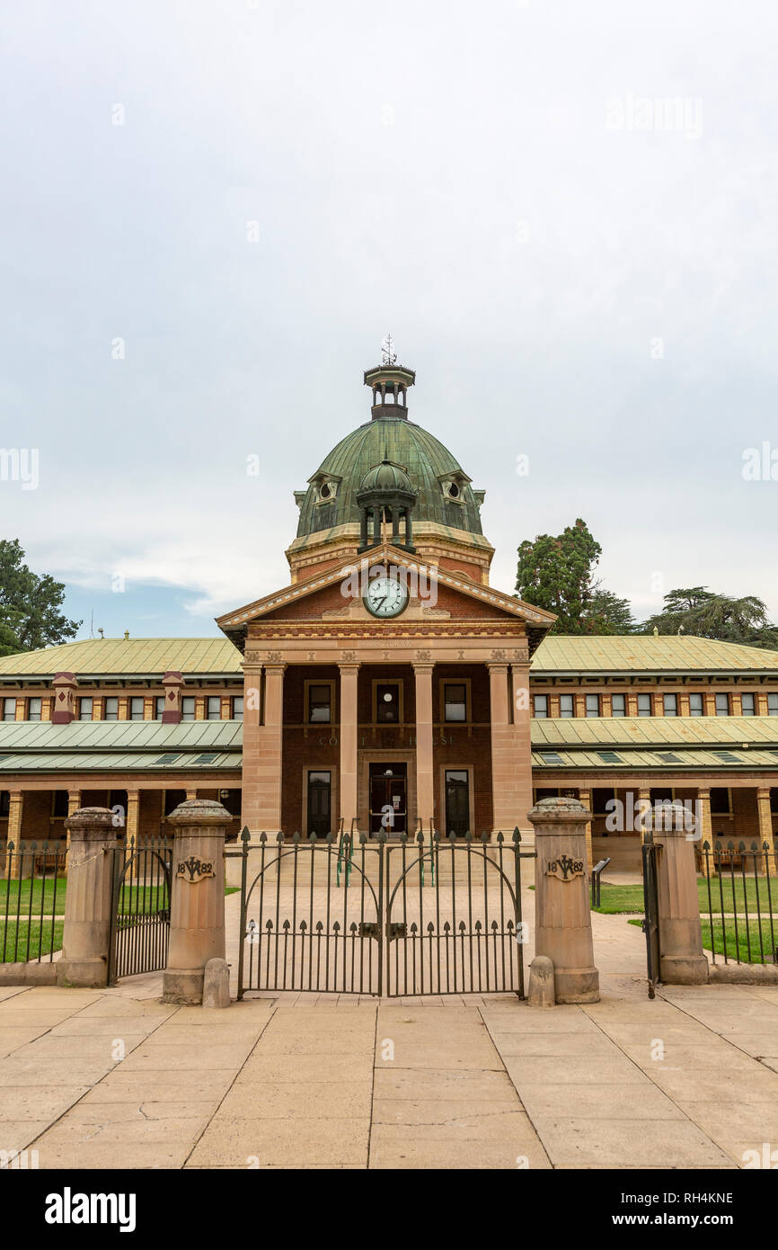 Palais de justice de Bathurst au centre de la ville, un patrimoine historique de propriété en pierre, Bathurst, New South Wales, Australie Banque D'Images