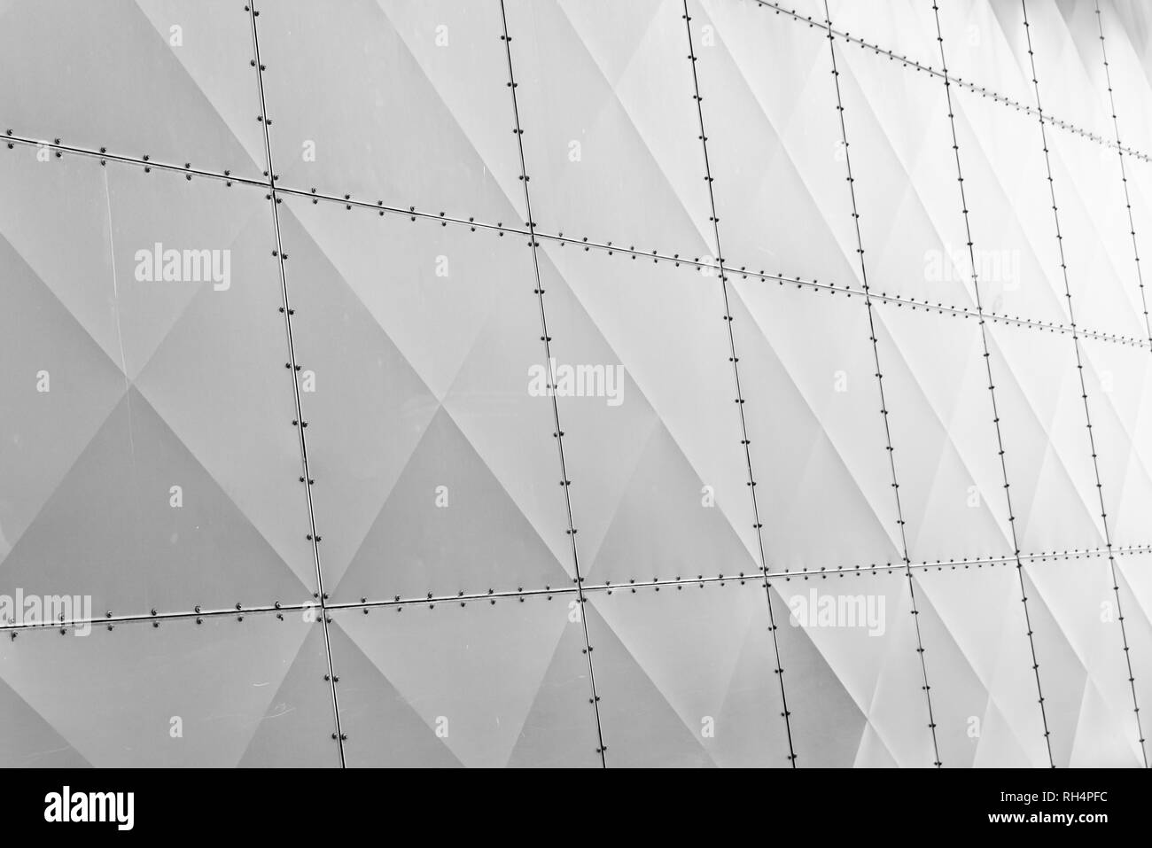 Mur blanc, moderne, façade de plaques métalliques, de l'architecture abstraite fond photo Banque D'Images