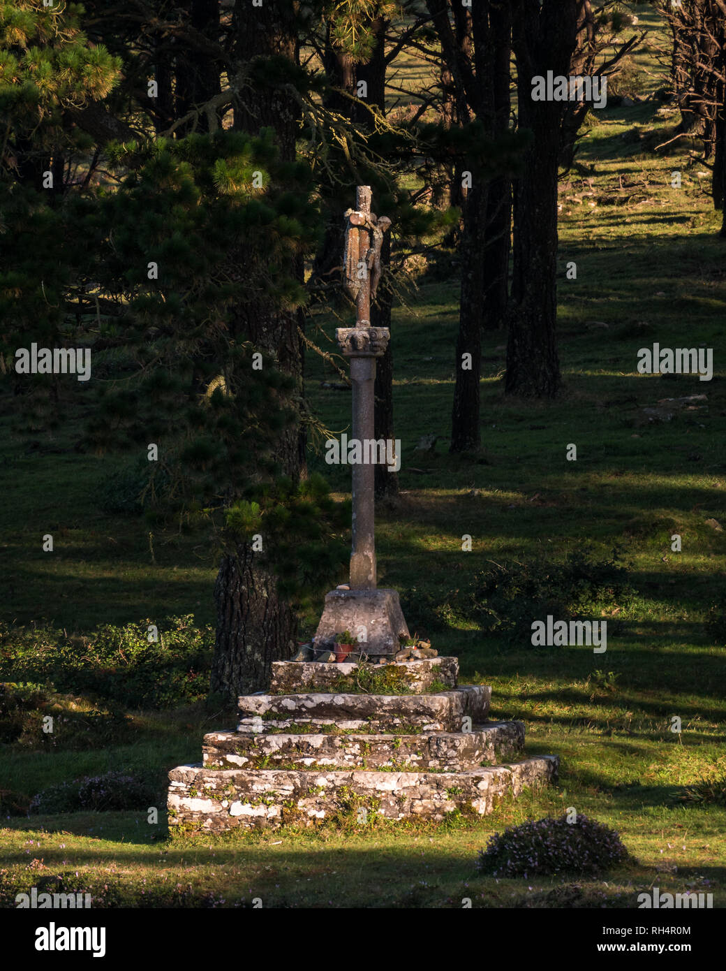 Calvaire Médiéval/Calvaire sur la route de Cedeira à San Andrés de Teixido, La Corogne, Galice, Espagne Banque D'Images