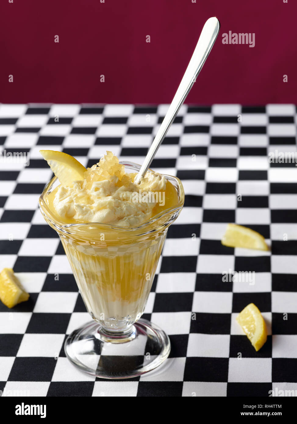 Pots gingembre citron servi dans un verre sundae Banque D'Images