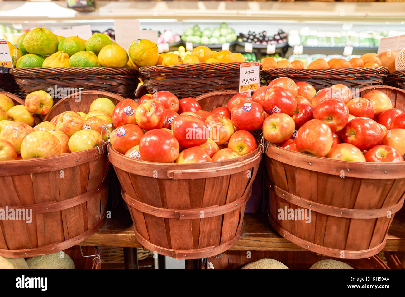 NEW YORK - CIRCA MARS 2016 : l'intérieur de garage. Garage gourmet est une mini-chaîne de marchés d'aliments naturels ou de spécialité basée je Banque D'Images