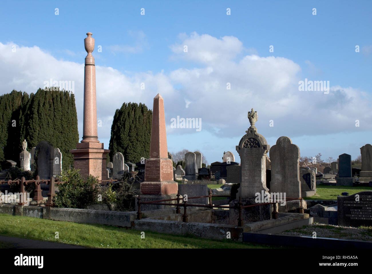 Monuments et mémoriaux dans cemetery Banque D'Images