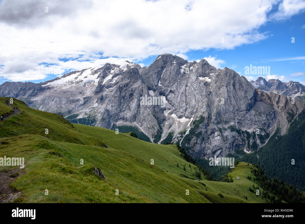 La face nord de la Marmolada avec le glacier vu de la Viel dal Pan Banque D'Images