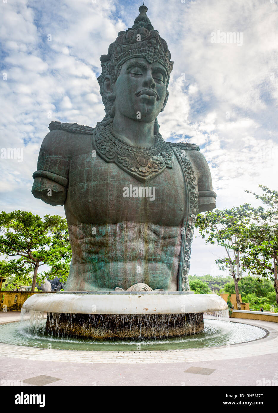 Une immense statue de Vishnu à Bali Banque D'Images