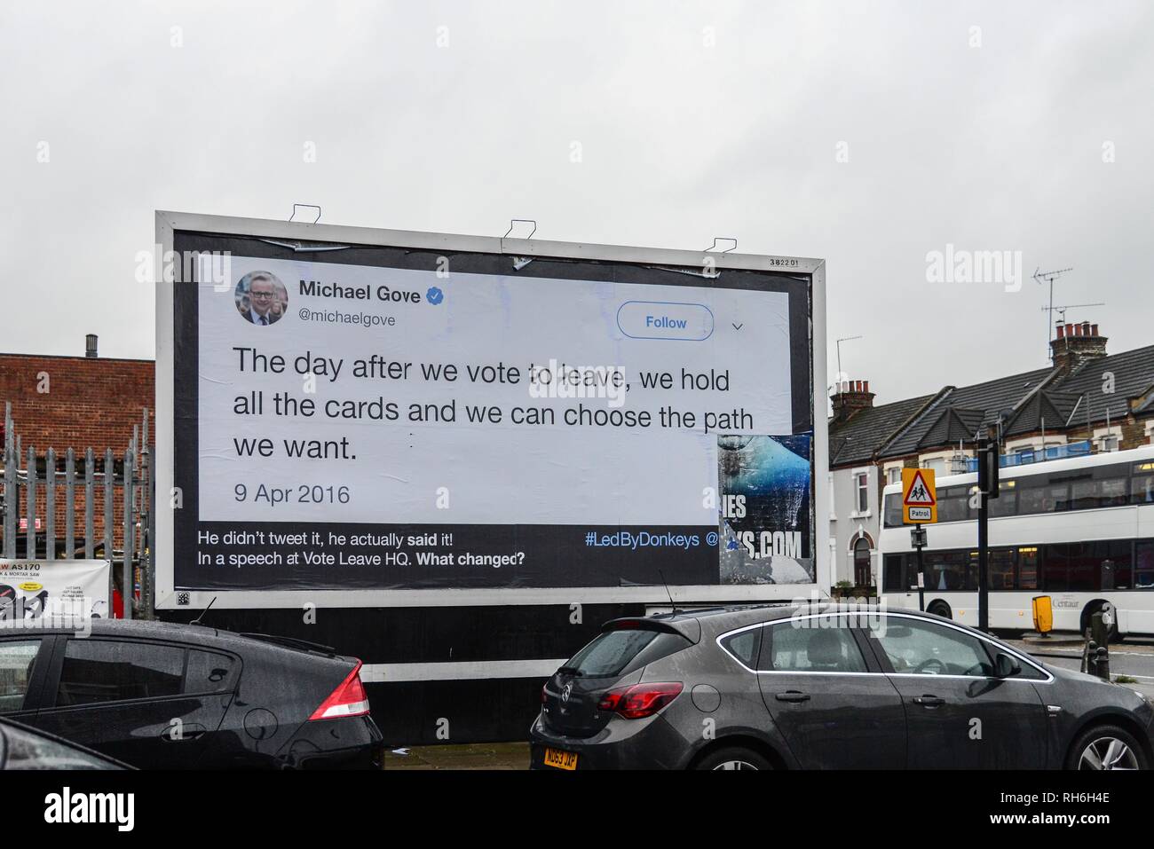 Londres, Royaume-Uni. 1er février, 2019. Un groupe appelé 'pro restent dirigés par des ânes' ont mis un panneau jusqu'à Greenwich avec un tweet par Michael Gove d'avril 2016.Le groupe les décrit comme le dernier d'une "campagne d'information pour rappeler les déclarations et les promesses faites par nos parlementaires. Credit : claire doherty/Alamy Live News Banque D'Images