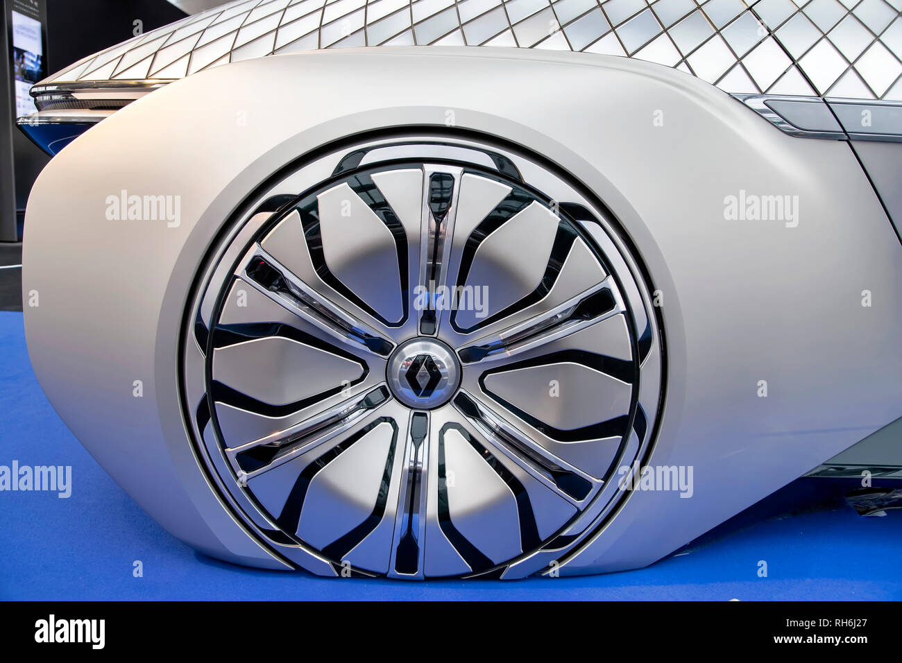 Paris, France. 31 janvier 2019. L'Expérience du Grand Prix Creativ : Renault EZ-Ultimo - le Festival International de l'Automobile réunit à Paris les plus belles voitures de concept fabriquées par les constructeurs automobiles, du 30 janvier au 3 février 2019. Crédit : Bernard Menigault/Alay Live News Banque D'Images