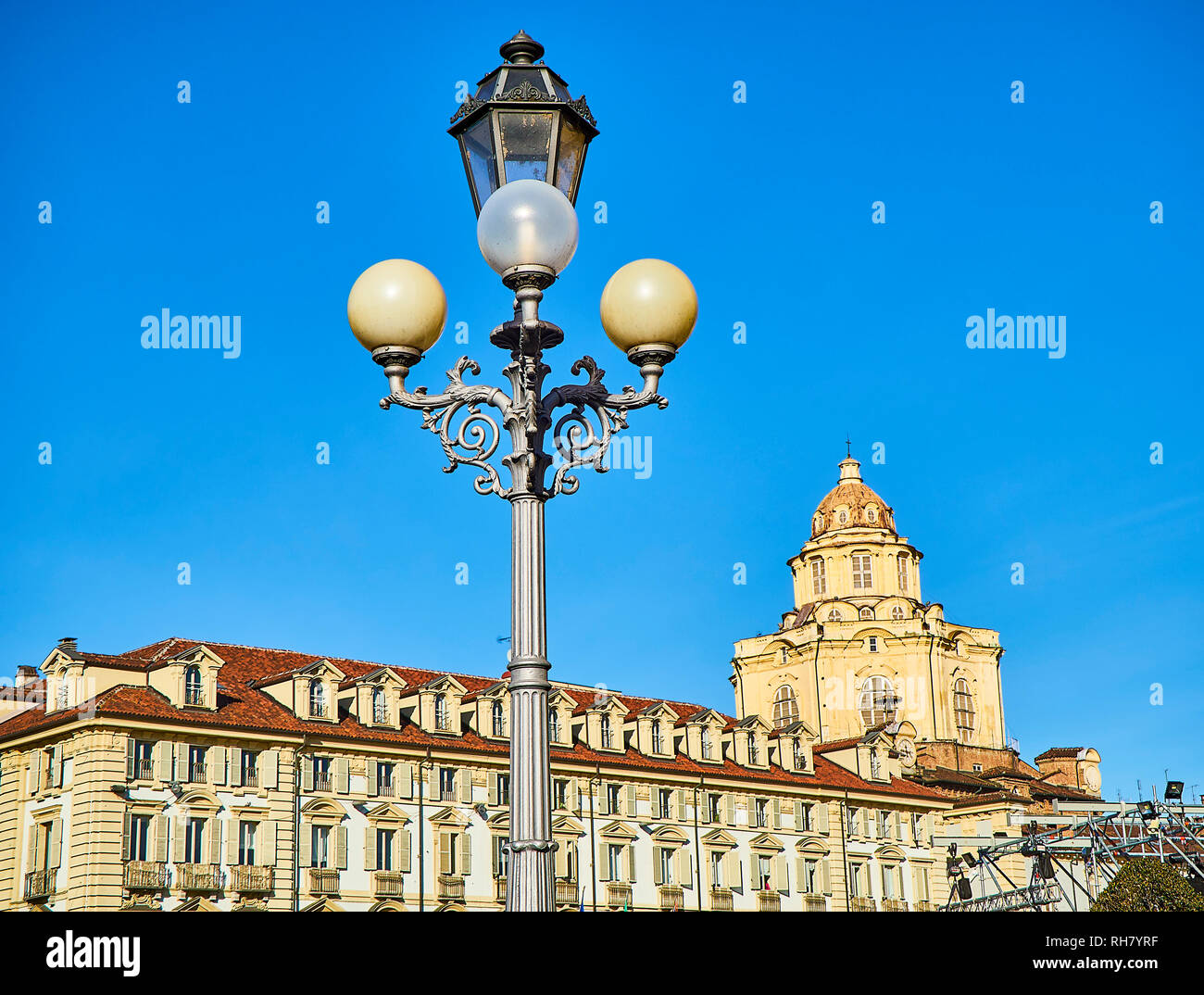 Dôme de la Véritable Église de l'église San Lorenzo. Vue depuis la place Piazza Castello. Turin, Piémont, Italie. Banque D'Images