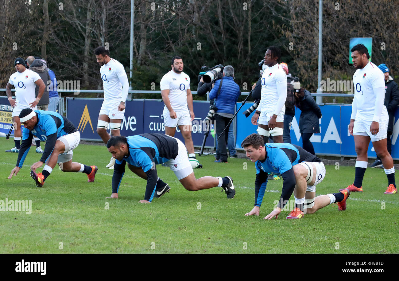 L'Angleterre Mako Vunipola (à gauche), Billy Vunipola (centre) et Tom Curry au cours de l'exécution du capitaine au bol, UCD Dublin. Banque D'Images
