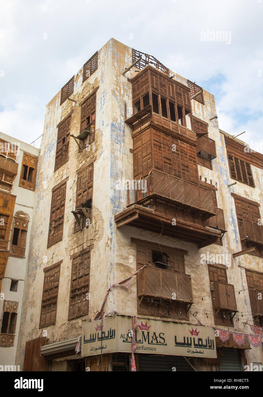 Vieille maison en bois avec mashrabiya dans al-Balad trimestre, la mecque province, Jeddah, Arabie Saoudite Banque D'Images
