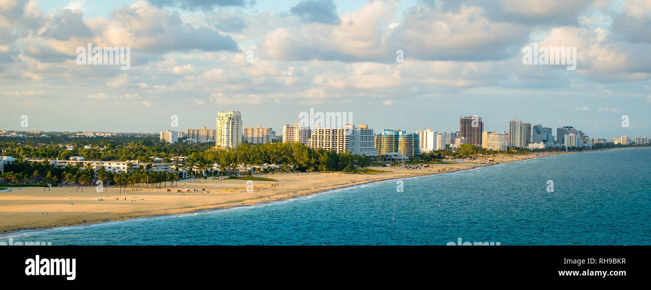 Vue panoramique sur la plage de Fort Lauderdale, Floride Banque D'Images