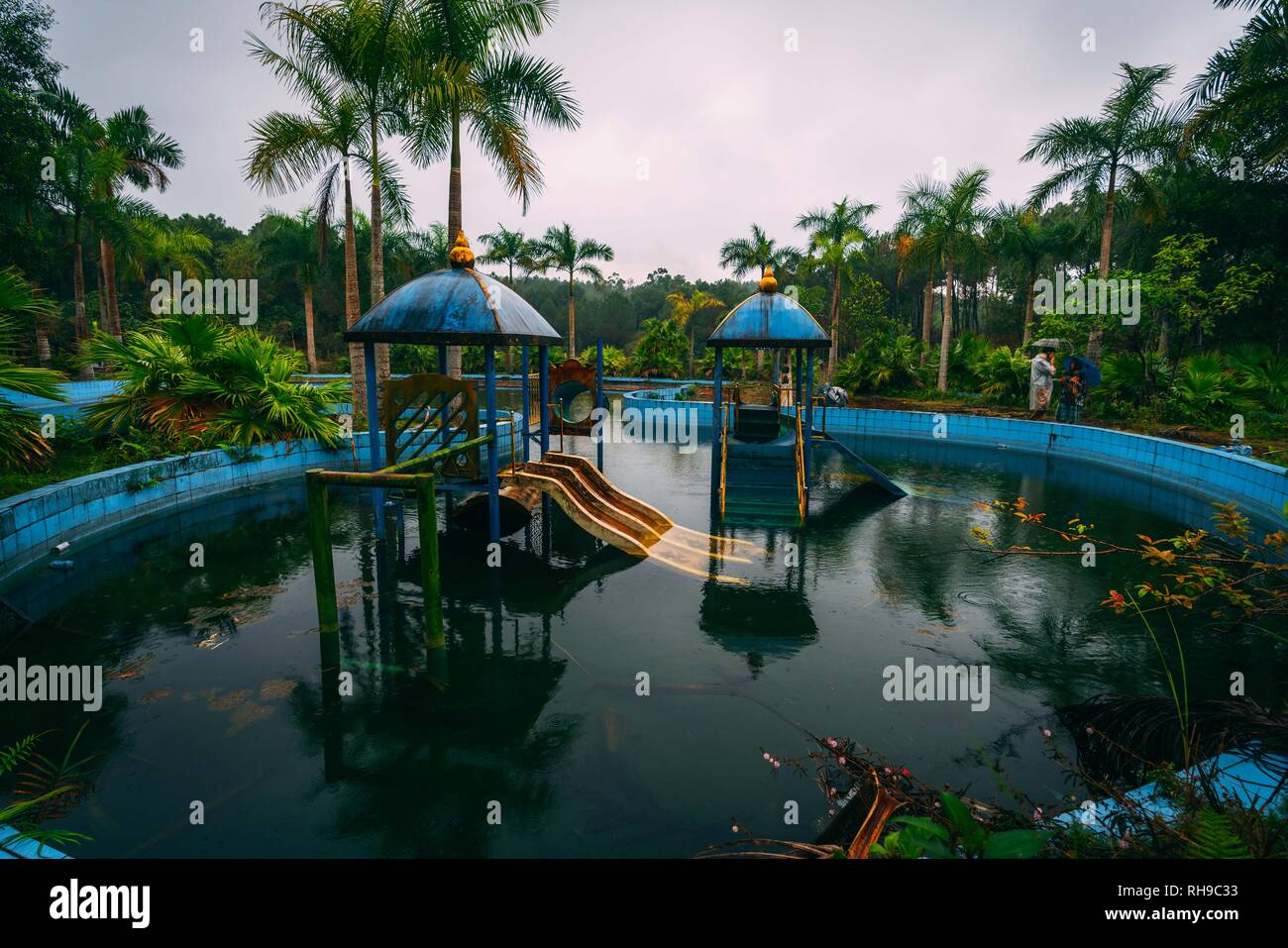 Attraction touristique foncé Ho Thuy Tien abandonné waterpark, près de la ville de Hue, Vietnam central, en Asie du sud-est Banque D'Images