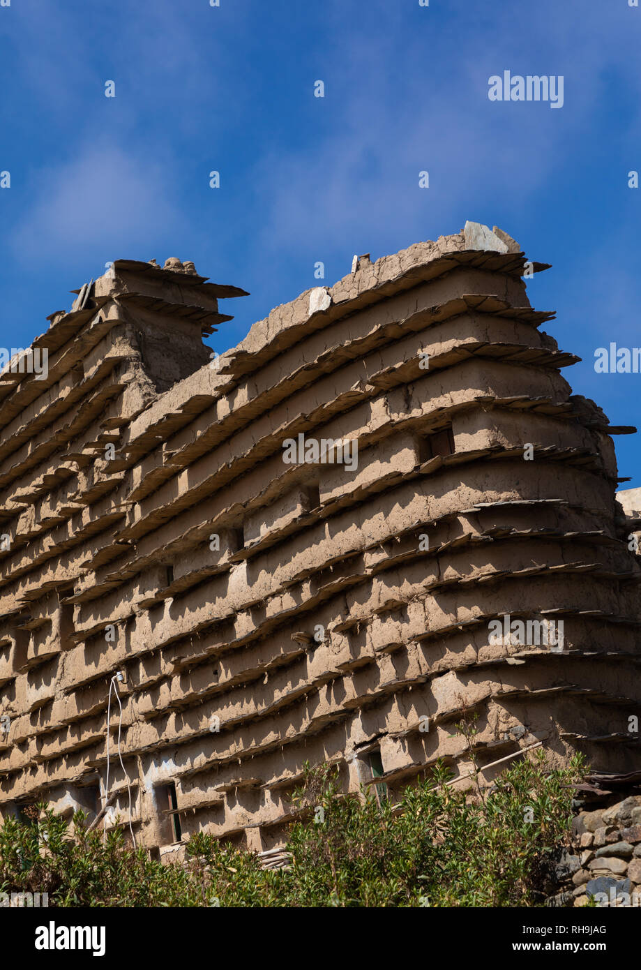 Maison de terre et de pierres d'ardoises dans al-Basta disctrict, province d'Asir, Abha, Arabie Saoudite Banque D'Images