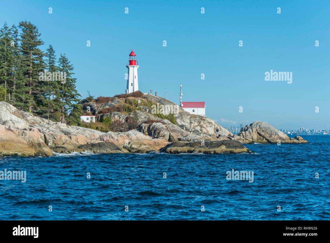 Phare, le phare de Point Atkinson, Howe Sound, Vancouver, British Columbia, Canada Banque D'Images