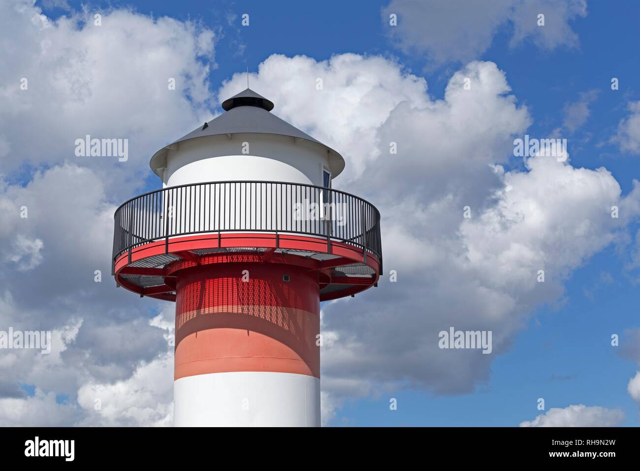 Phare, digue verte, vieux pays, Basse-Saxe, Allemagne Banque D'Images