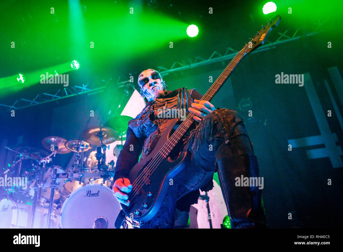 Norvège, Oslo - janvier 27, 2019. Le groupe de heavy metal polonais Behemoth effectue un concert live de la Rockefeller à Oslo. Ici bassiste Tomasz Wroblewski est vu sur scène. (Photo crédit : Gonzales Photo - Terje Dokken). Banque D'Images Norvège, Oslo - janvier 27, 2019. Le groupe de heavy metal polonais Behemoth effectue un concert live de la Rockefeller à Oslo. Ici bassiste Tomasz Wroblewski est vu sur scène. (Photo crédit : Gonzales Photo - Terje Dokken). Banque D'Images