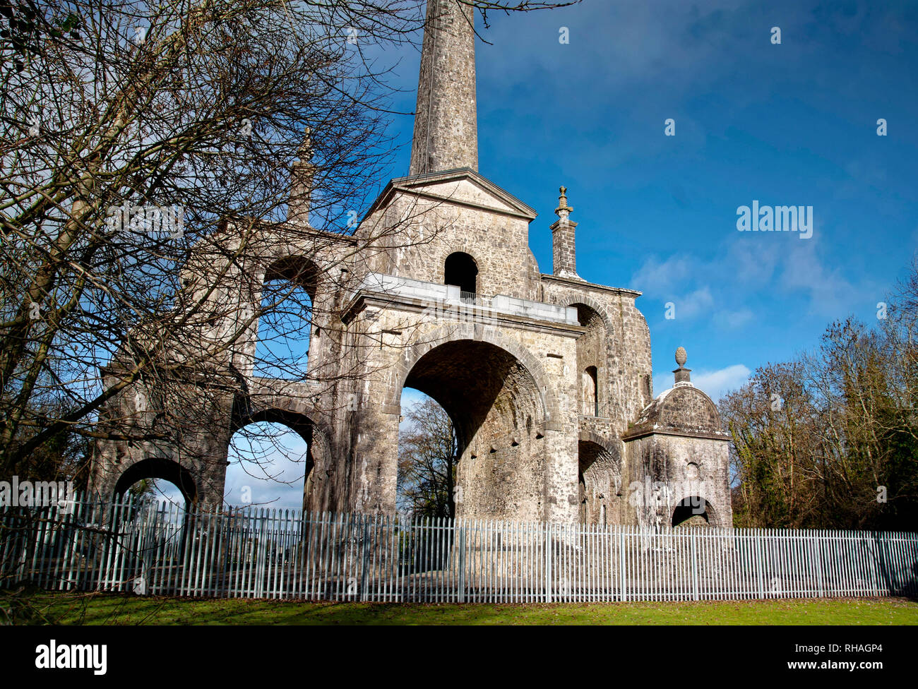 Conolly's Folly, l'Obélisque,à l'origine, la folie Conolly,est un obélisque structure et Monument National situé près de Maynooth, comté de Kildare, Irlande. Banque D'Images