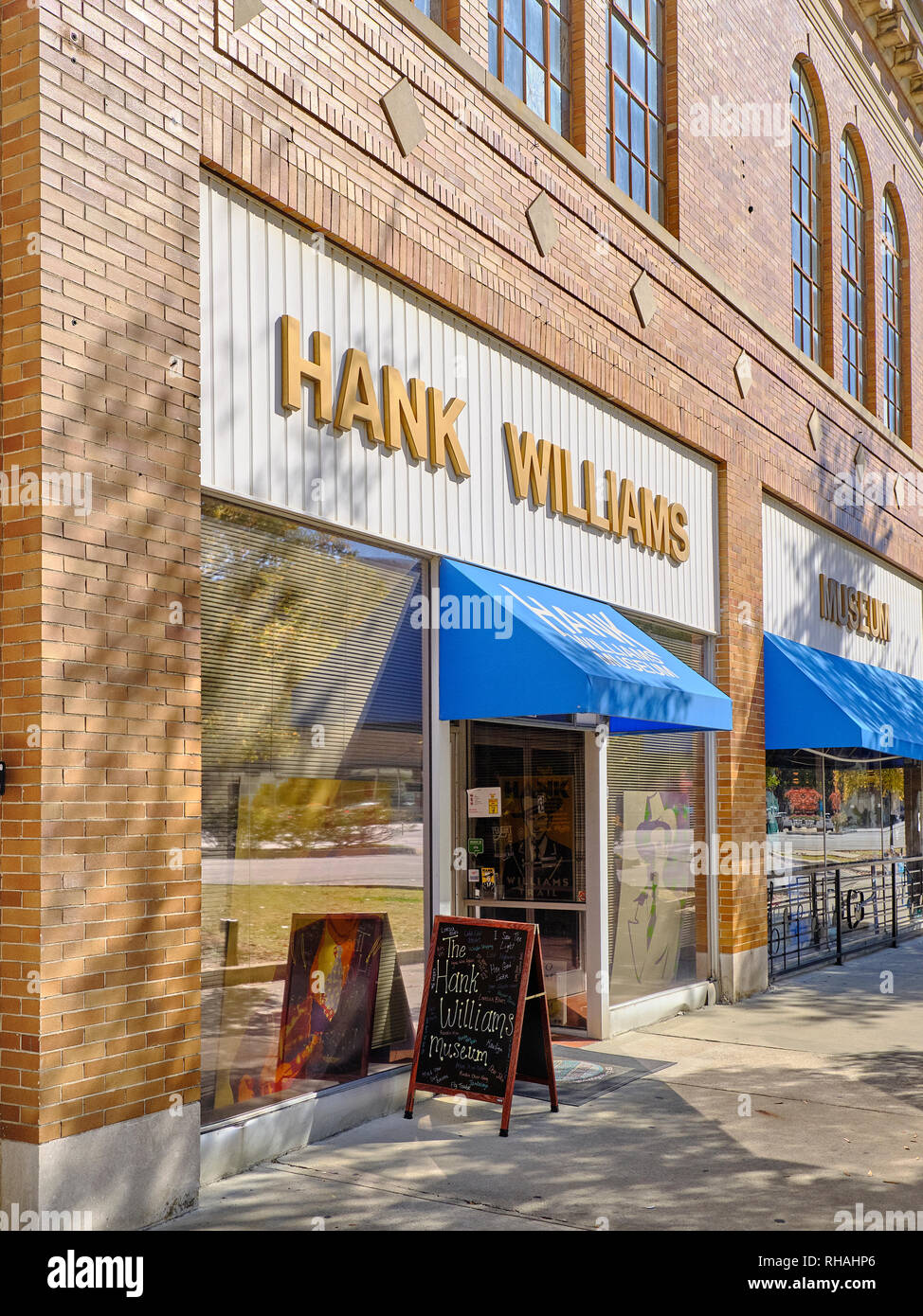 Hank Williams Museum, une légende de la musique country western, entrée extérieure avant sur Rue du Commerce en centre-ville de Montgomery en Alabama, USA. Banque D'Images