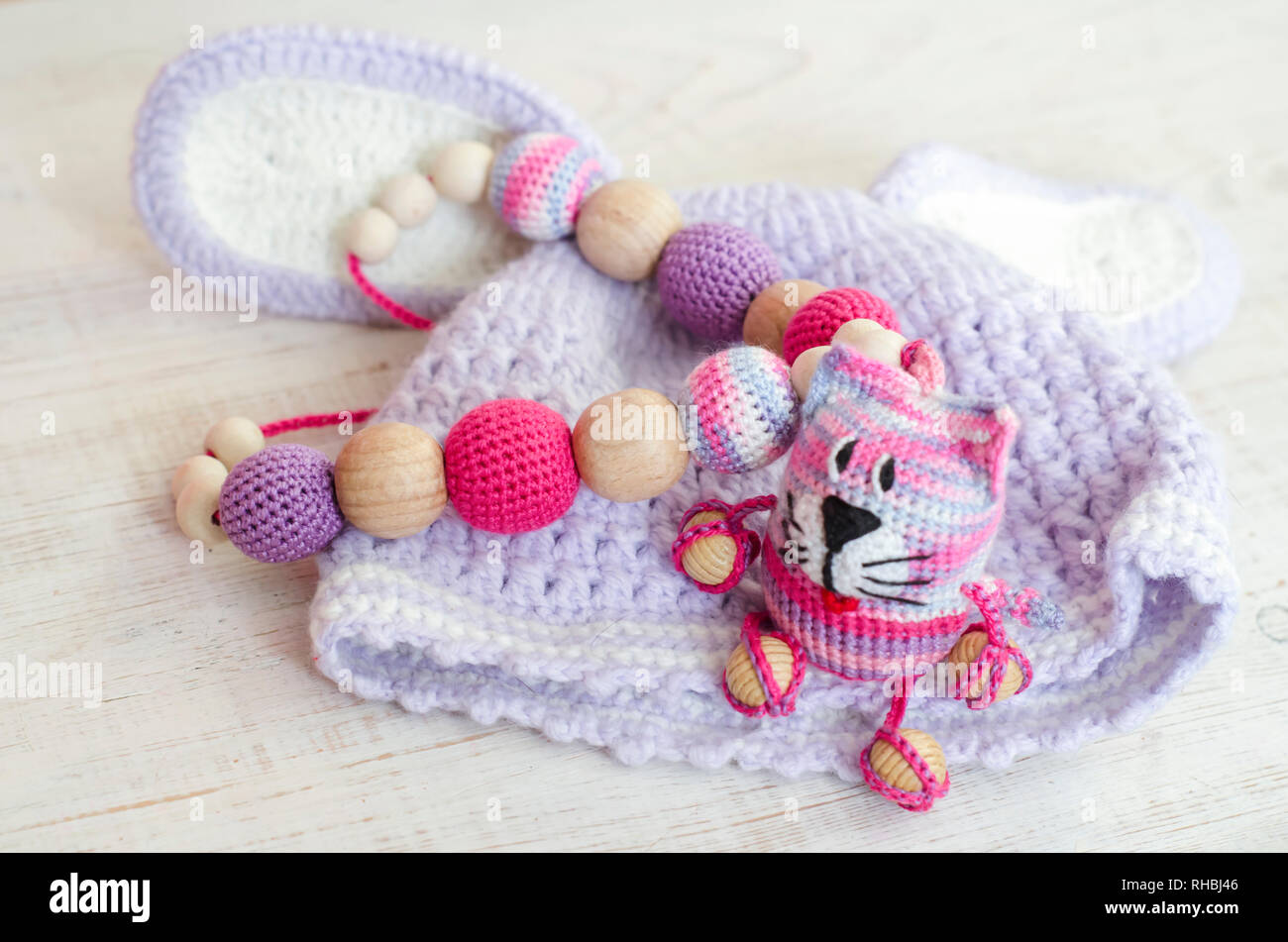 Rose Tricote Main Raye Concu Chat Jouet Pour Enfants Crochet Pattern Fabrication Artisanale Photo Stock Alamy