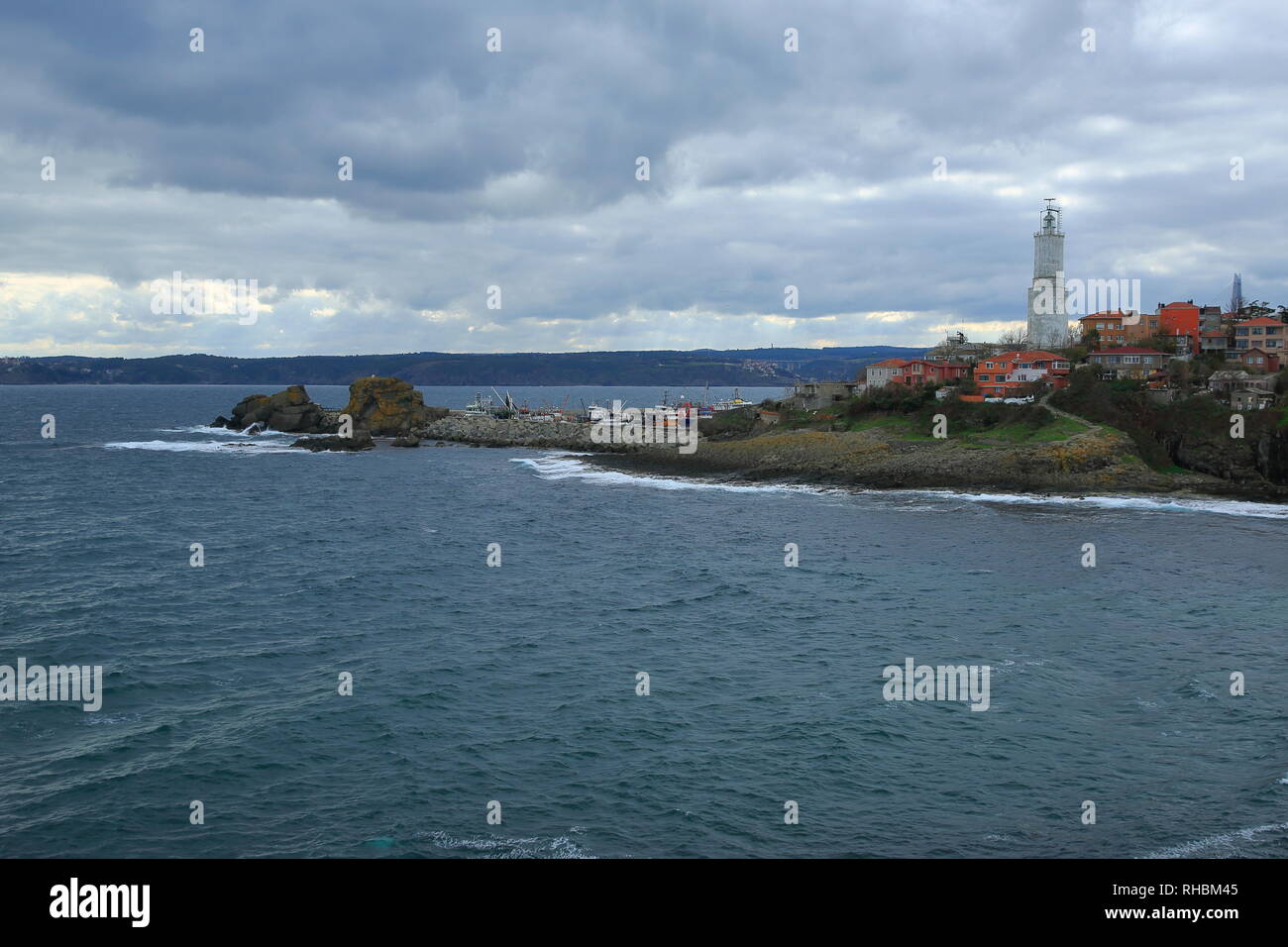 Phare de Rumeli. Istanbul, Turquie. C'est un phare à l'extrémité nord du Bosphore où le Bosphore rencontre la mer Noire. Banque D'Images