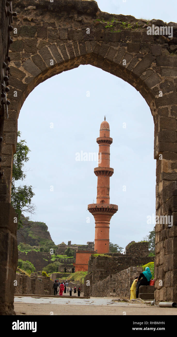 AURANGABAD, Maharashtra, Inde, août 2018, touristiques à Chand Minar, Daulatabad Fort Deogiri Banque D'Images