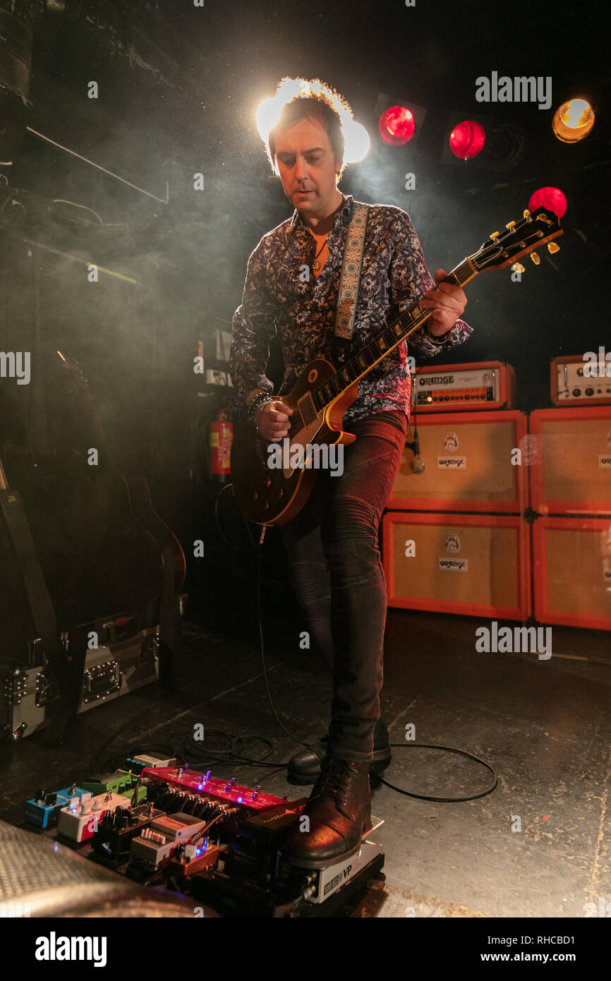 Norvège, Oslo - 1 février 2019. Le groupe de rock britannique Wishbone Ash effectue concert live à John Dee dans Oslo. Ici le guitariste Mark Abrahams est vu sur scène. (Photo crédit : Gonzales Photo - Stian S. Møller). Banque D'Images