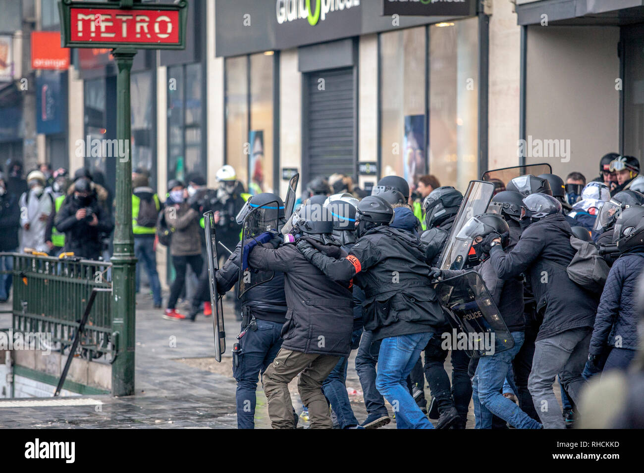 Paris France 2 Février 2019des Milliers De Jaune Gilets