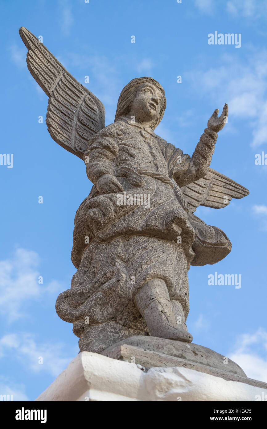 Statue ange en dehors de Santuario Nuestra Señora de los Remedios à Cholula, Puebla, Mexique Banque D'Images