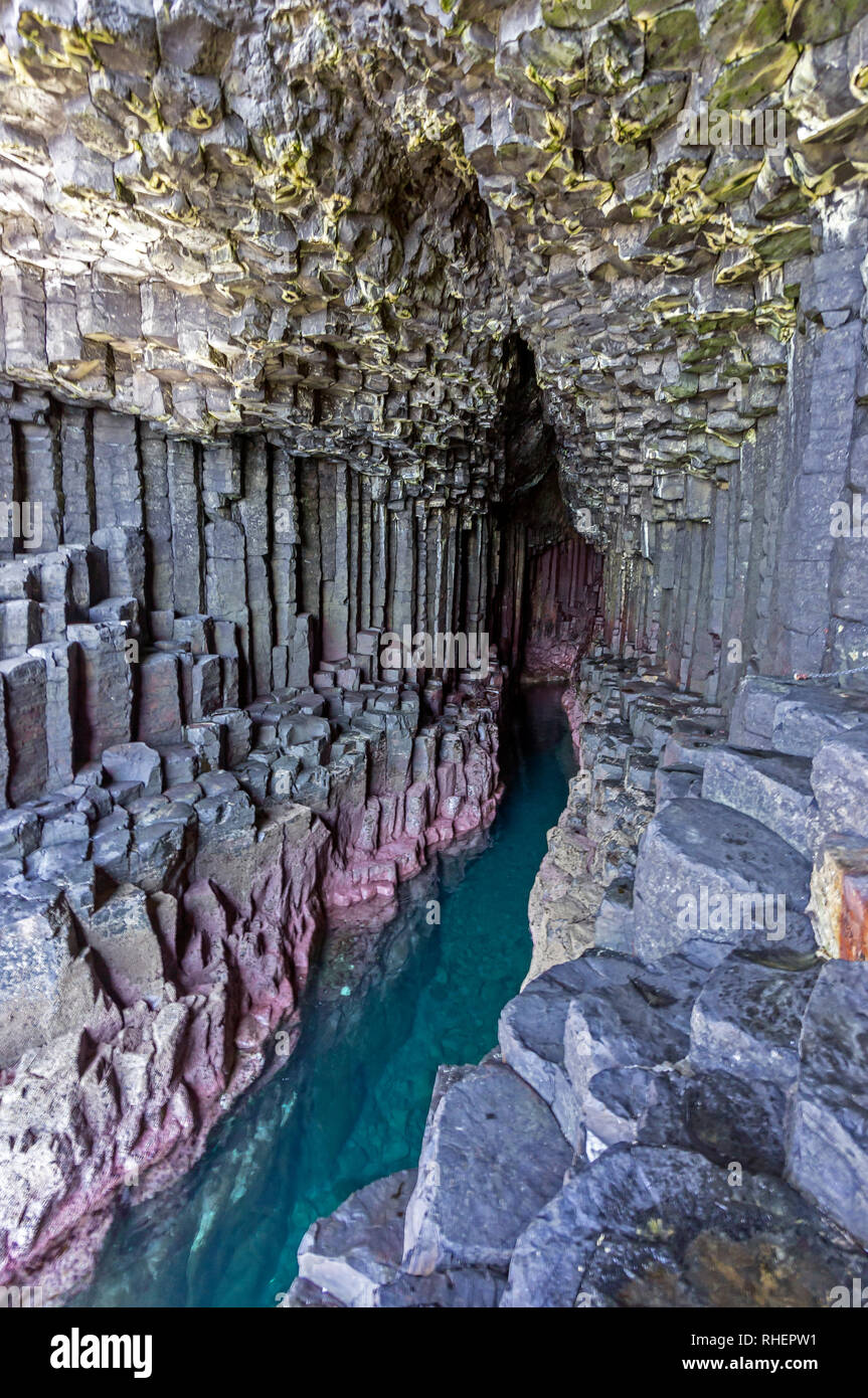 Vue à l'intérieur de la Grotte de Fingal, sur l'île de Staffa Hébrides intérieures Scotland UK Banque D'Images