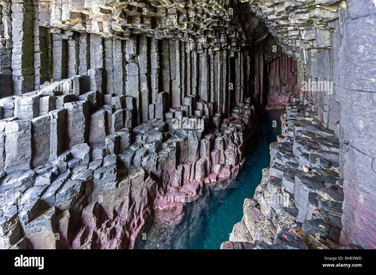 Vue à l'intérieur de la Grotte de Fingal, sur l'île de Staffa Hébrides intérieures Scotland UK Banque D'Images
