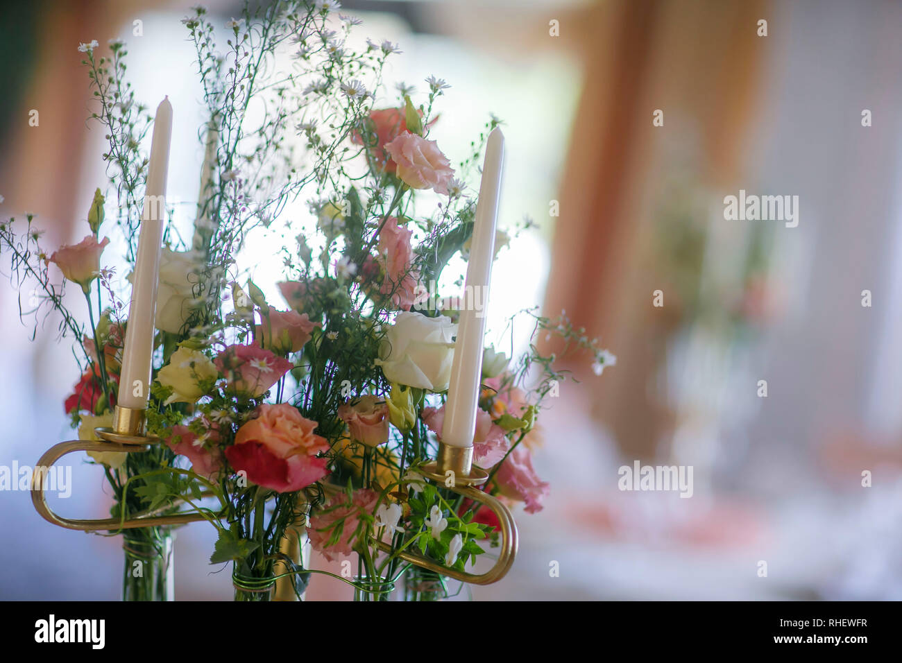 Beau mariage bouquet de fleurs orange. Pas de personnes. Photo couleur vertical. Banque D'Images