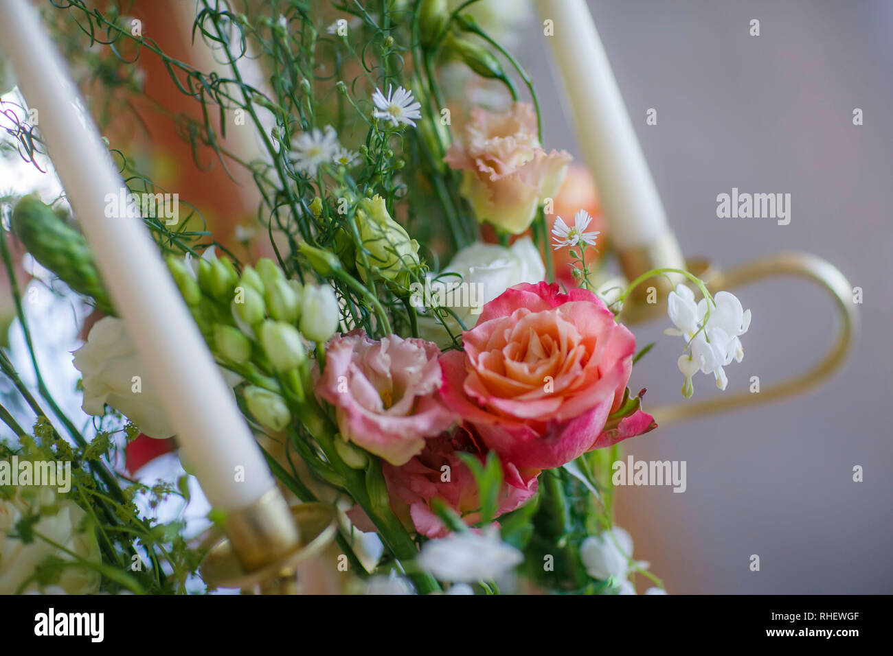 Beau mariage bouquet de fleurs orange. Pas de personnes. Photo couleur vertical. Banque D'Images