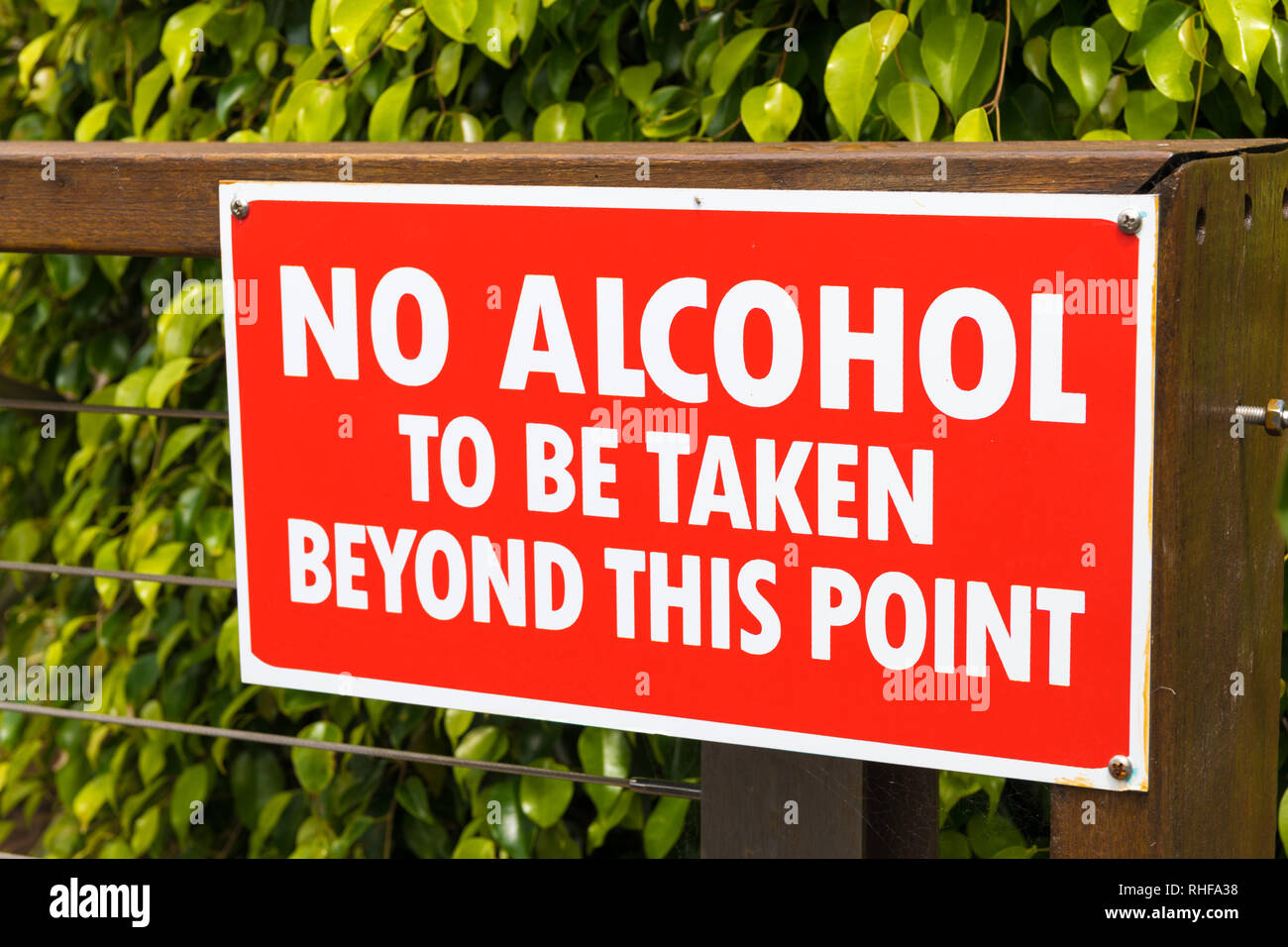 Huskisson, , Australia-December 22, 2018 : pas d'alcool pour être pris au-delà de ce point un panneau d'avertissement dans la ville de Huskisson, l'Australie, une petite coasta Banque D'Images