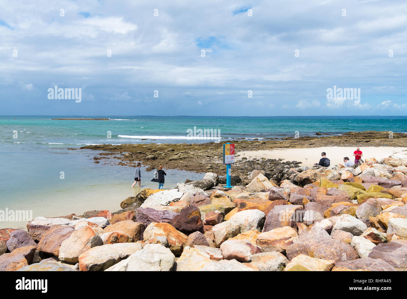 Huskisson, , Australia-December 22, 2018 : les personnes bénéficiant du beau temps dans la ville de Huskisson, NSW, Australie, une petite ville côtière et kno Banque D'Images