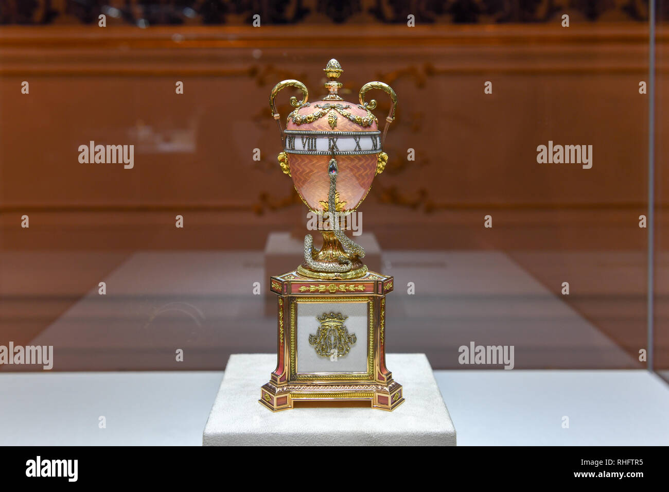 Saint Petersburg, Russie - 30 juin 2018 : Faberge oeuf à la Musée Fabergé Saint-petersbourg. Banque D'Images