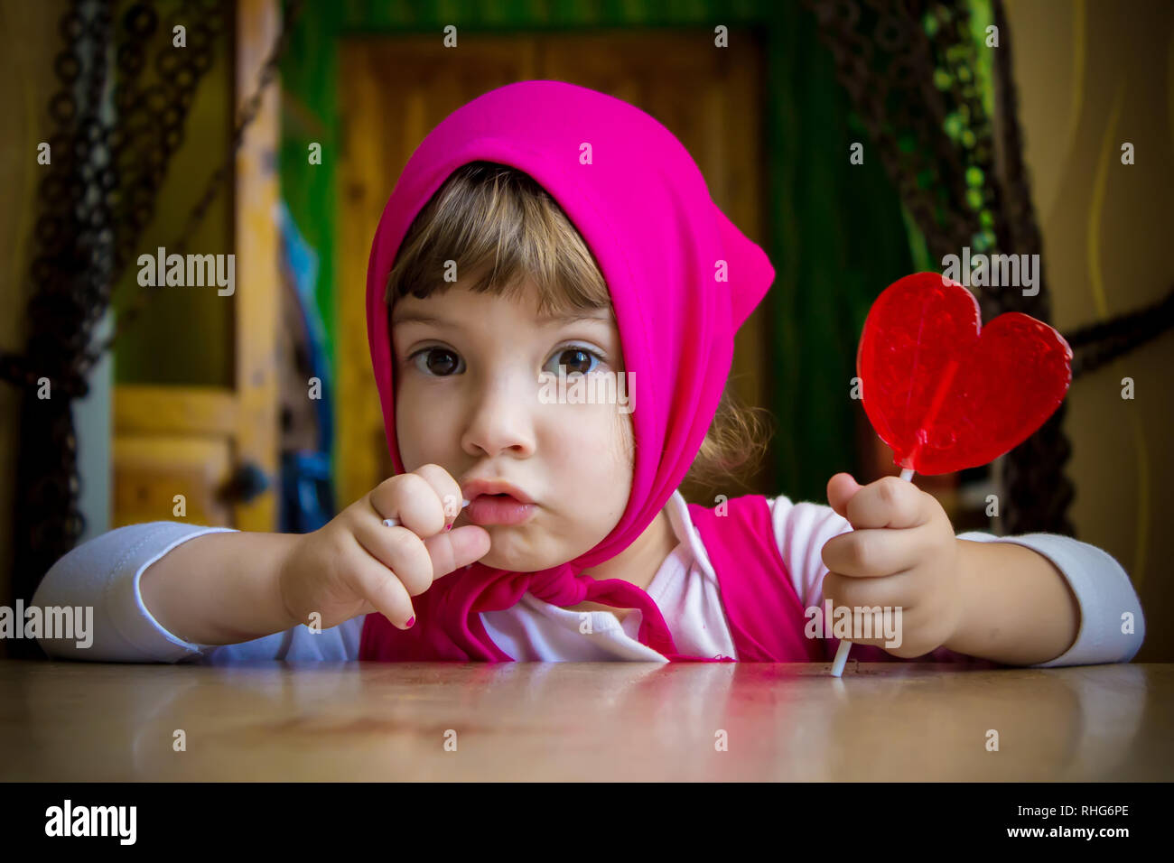 Et de l'alimentation de l'enfant. Focus sélectif. Banque D'Images