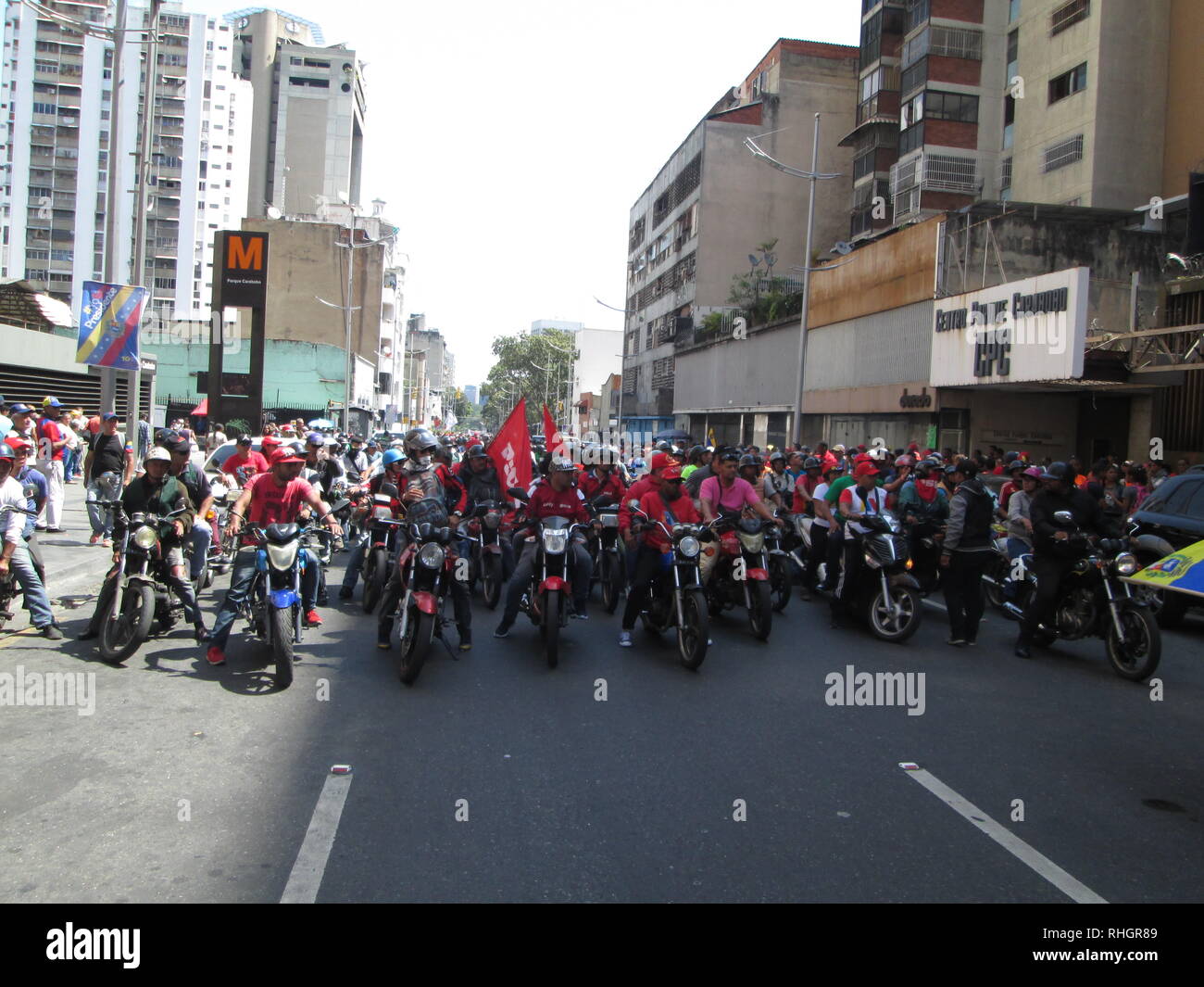 Venezuela Caracas 2/02/2019. Nicolas Maduro partisans en marche politique contre les États-Unis dans une rue du centre-ville. Banque D'Images