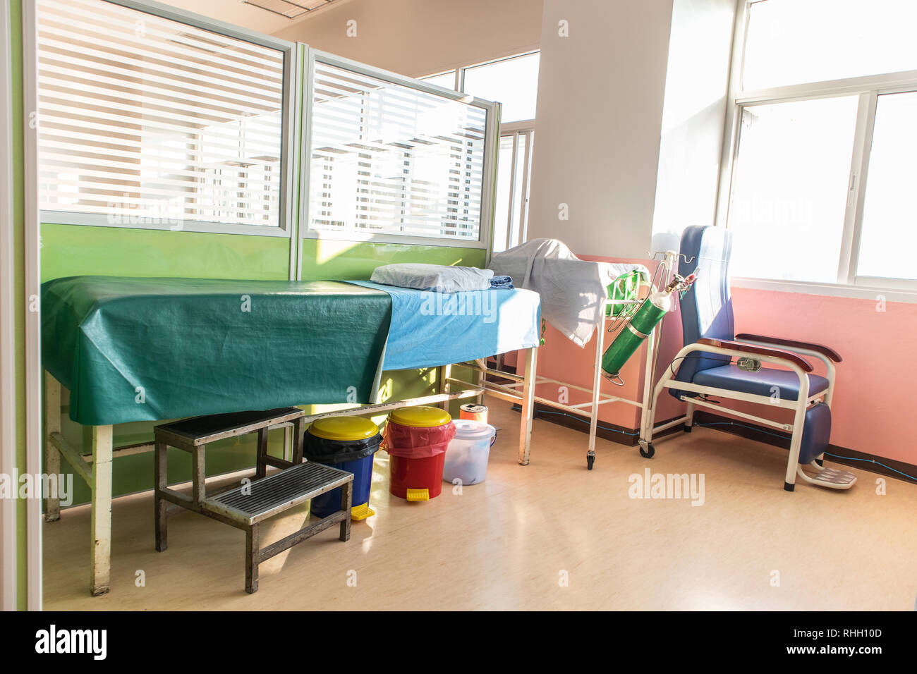 Salle de premiers soins dans l'hôpital. Banque D'Images
