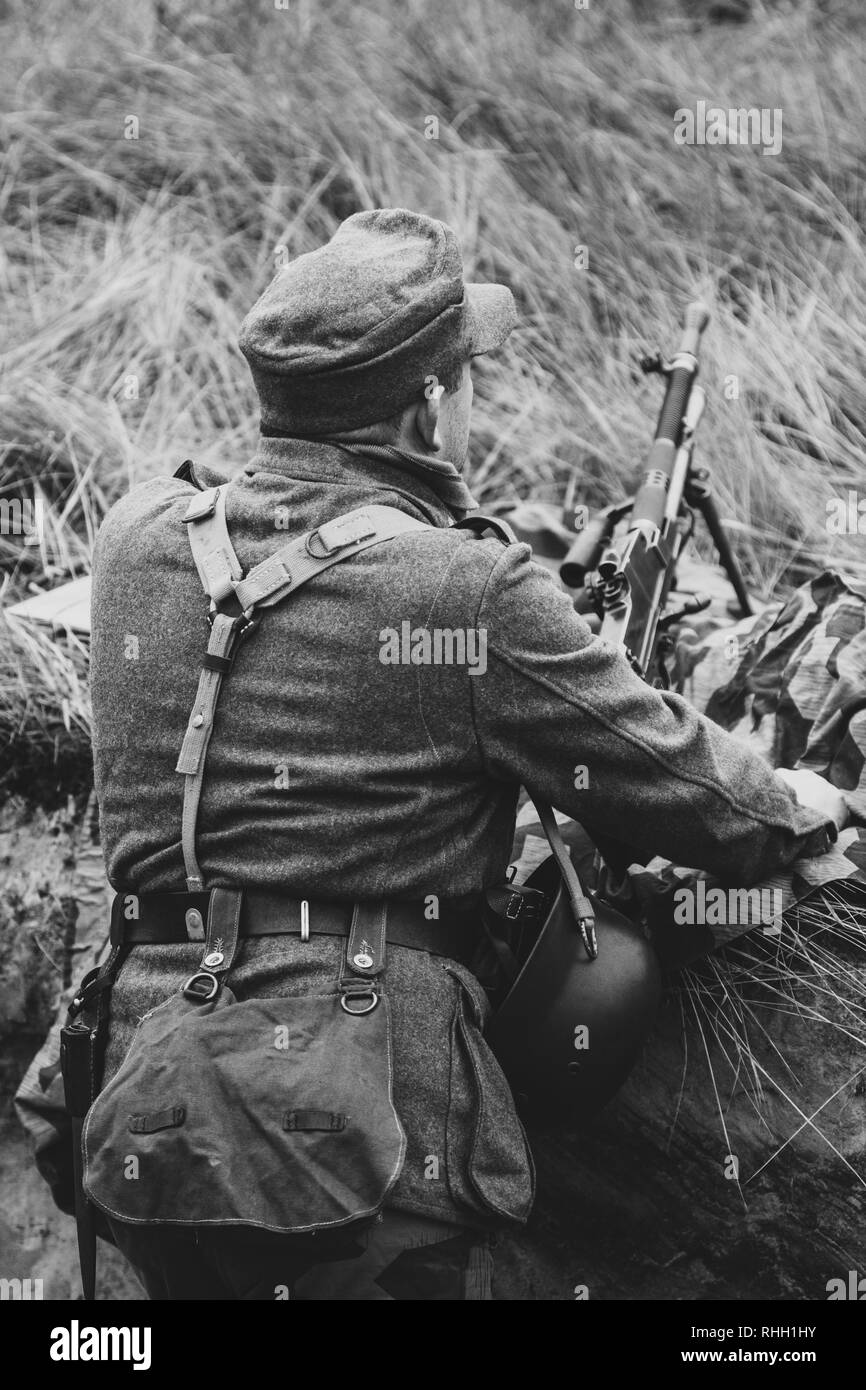 La mitrailleuse position du soldat allemand Banque D'Images