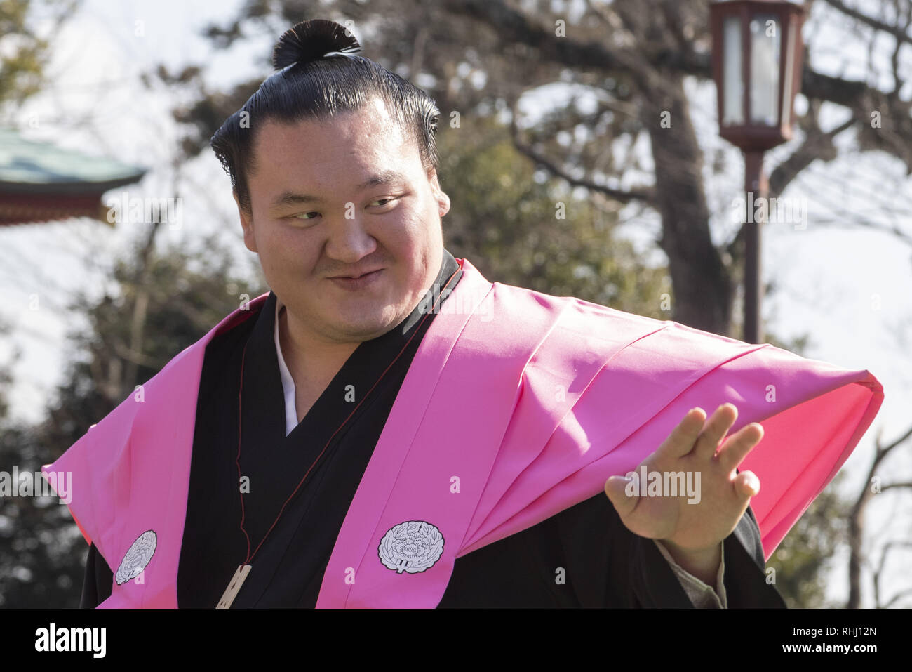 Chiba, Japon. 3, 2019. Lutteur de Sumo Hakuho Sho assiste à la fête de Setsubun Naritasan Shinshoji Temple dans le centre de Narita. Le festival annuel a lieu à Naritasan Shinshoji Temple avec célébrités japonaises et les lutteurs de sumo jetant le soja au peuple pour éloigner les mauvais esprits et d'inviter la bonne fortune. Credit : Rodrigo Reyes Marin/ZUMA/Alamy Fil Live News Banque D'Images