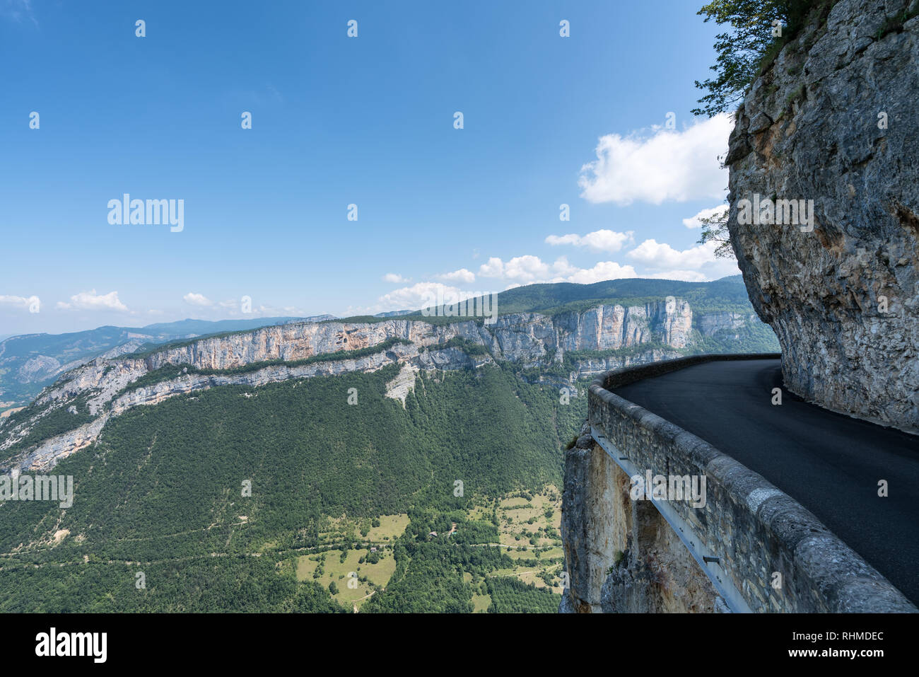 À Combe Laval gorge road, Auberives-en-Royans, France Banque D'Images