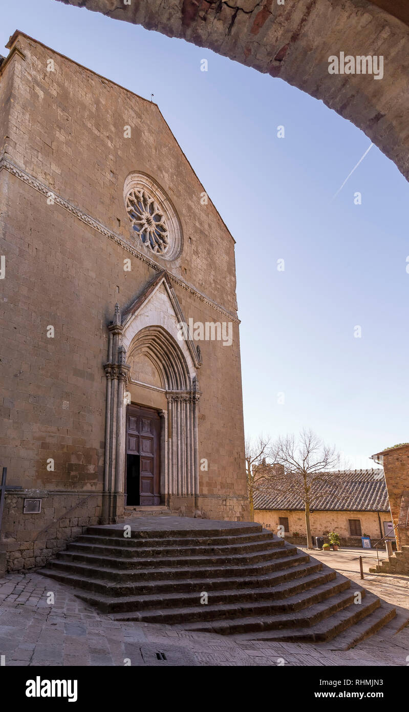 L'église paroissiale des Saints Leonardo et Cristoforo en Monticchiello, Sienne, Toscane, Italie Banque D'Images