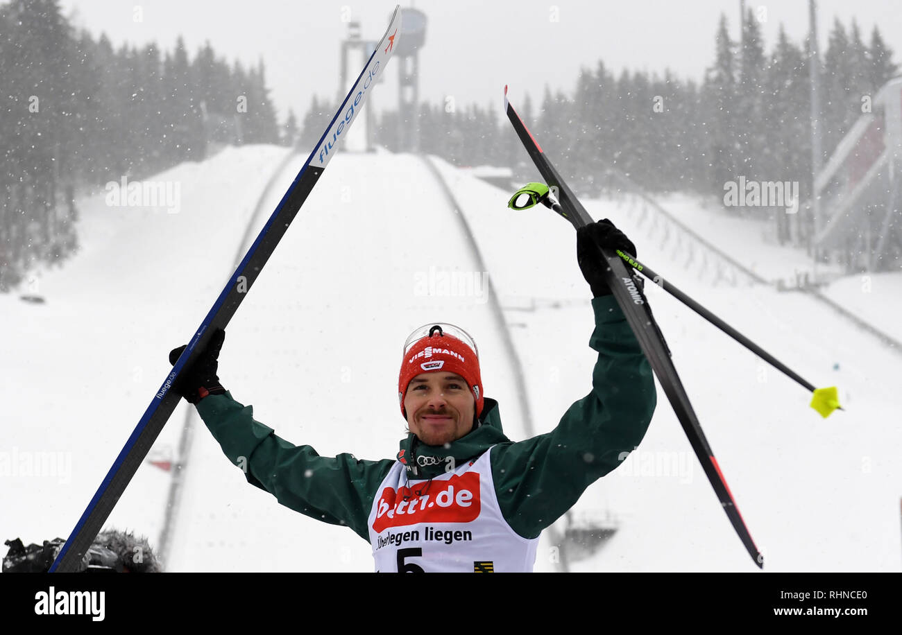 Klingenthal, Allemagne. 06Th Feb 2019. Le combiné nordique, coupe du monde, seule grande colline, à 10 km de l'Allemagne Fabian Rießle est heureux de sa troisième place. Credit : Hendrik Schmidt/dpa-Zentralbild/dpa/Alamy Live News Banque D'Images