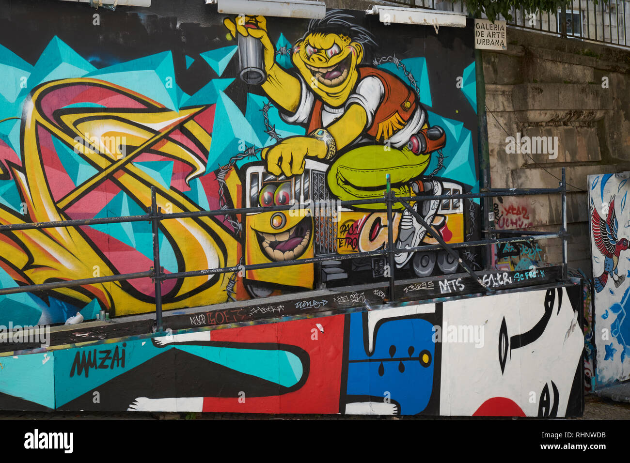 Galerie d'Art Urbain (Galeria de Arte Urbana), Calçada da Glória, Lisbonne, Portugal. Banque D'Images